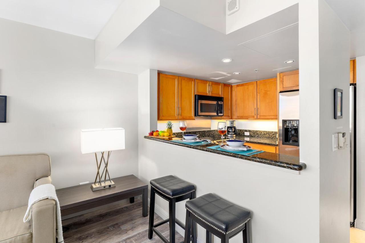 Renovated With City View At Aqua Palms Waikiki Honolulu Zewnętrze zdjęcie