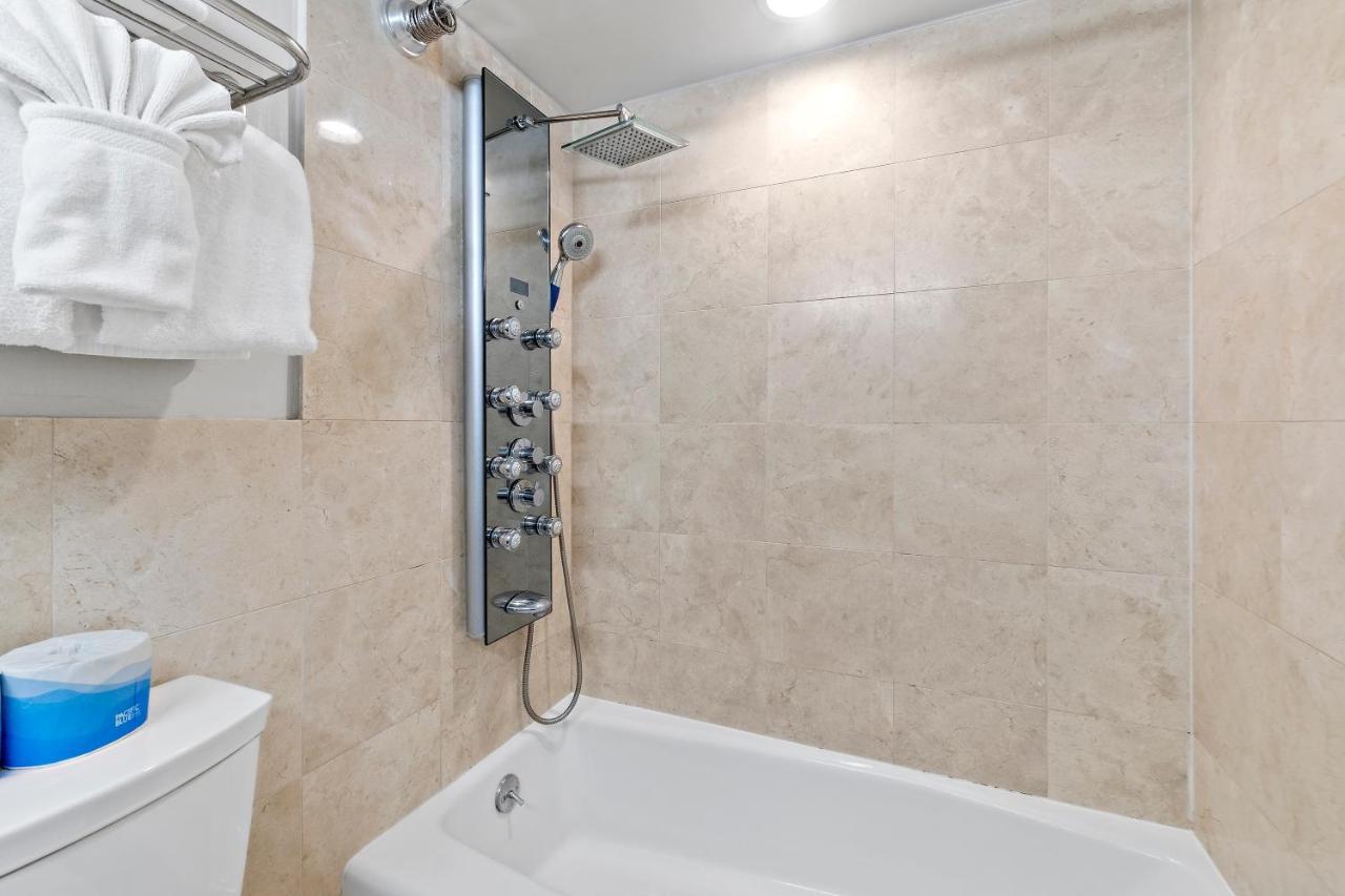 Renovated With City View At Aqua Palms Waikiki Honolulu Zewnętrze zdjęcie